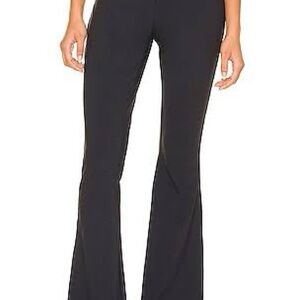 Revolve 525 Flared leggings SM